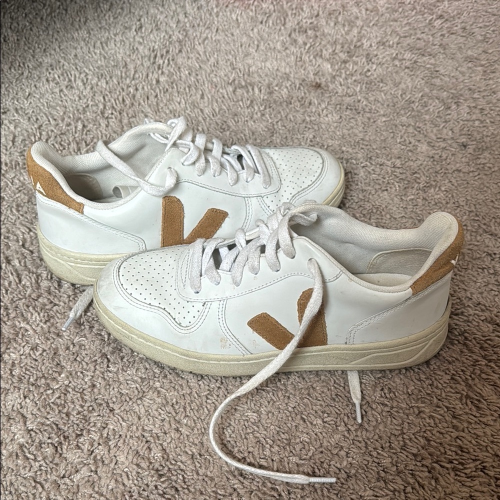 Veja Women's V-90 Leather Sneakers